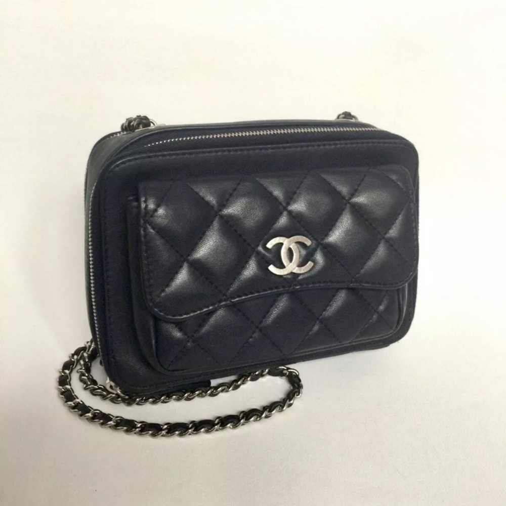 AUTHENTIC Chanel NAVY Leather Quilted Camera Bag